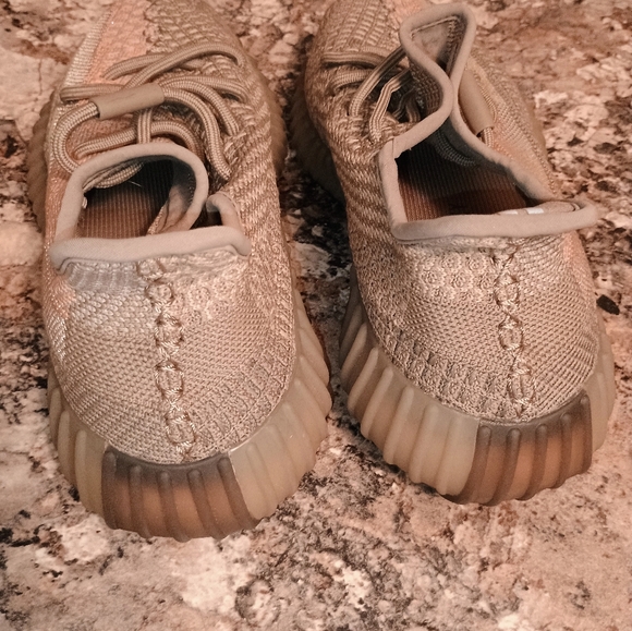 YEEZY BOOST 350 v2 - SAND TAUPE MEN SIZE 6.5 AUTHENTIC (NEW) - Picture 4 of 13